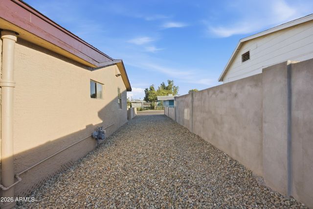 5521 W NORTHVIEW Avenue, Glendale, AZ 85301