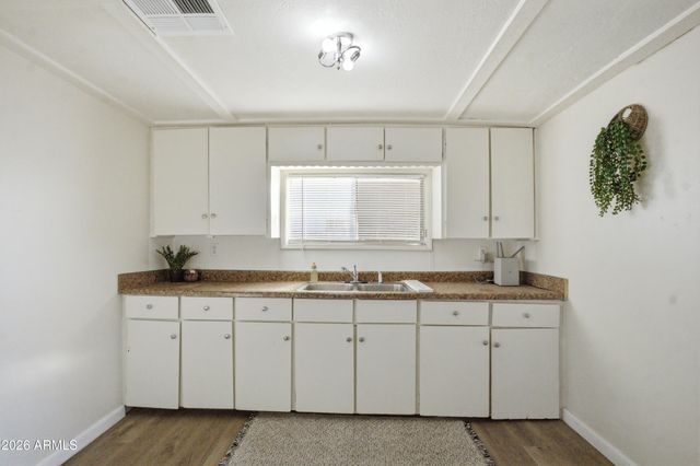 5521 W NORTHVIEW Avenue, Glendale, AZ 85301