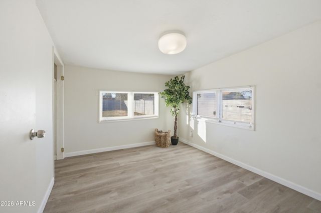 5521 W NORTHVIEW Avenue, Glendale, AZ 85301