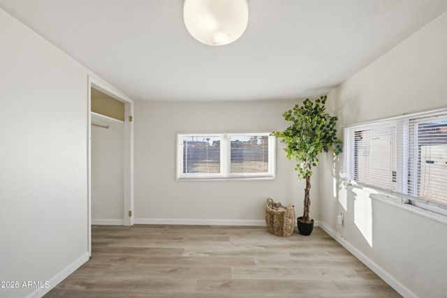 5521 W NORTHVIEW Avenue, Glendale, AZ 85301