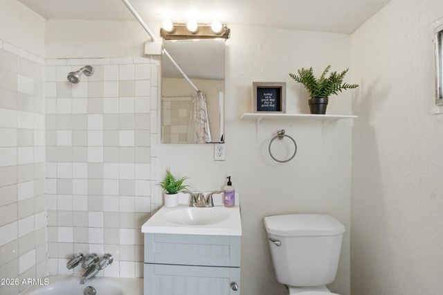 5521 W NORTHVIEW Avenue, Glendale, AZ 85301