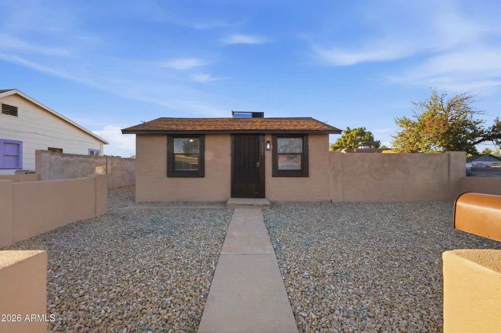 5521 W NORTHVIEW Avenue, Glendale, AZ 85301