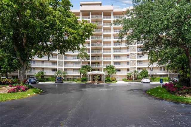 3507 Oaks Way 307, Pompano Beach, FL 33069