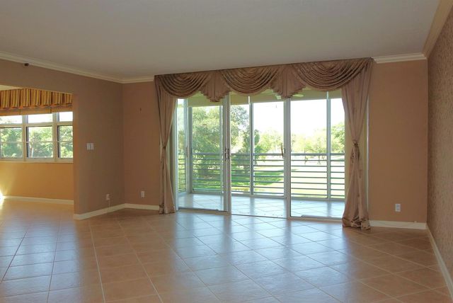 3507 Oaks Way 307, Pompano Beach, FL 33069