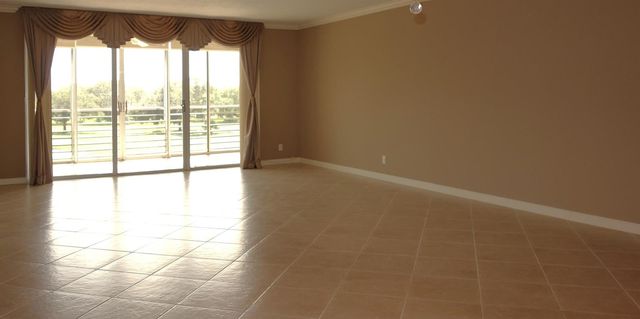 3507 Oaks Way 307, Pompano Beach, FL 33069