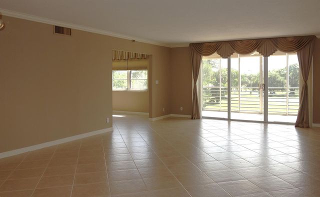3507 Oaks Way 307, Pompano Beach, FL 33069