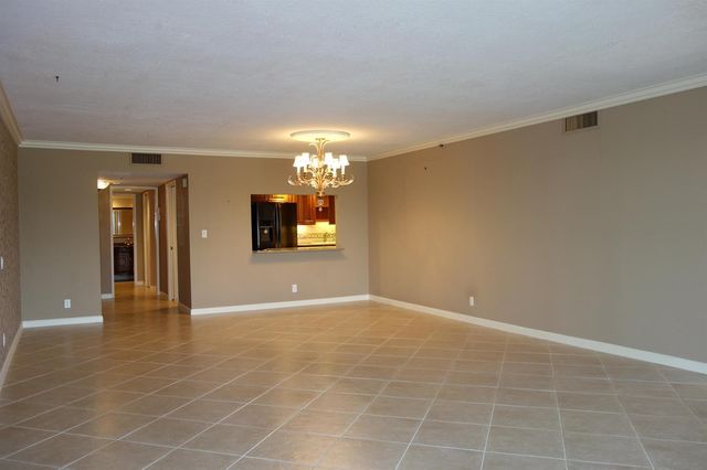 3507 Oaks Way 307, Pompano Beach, FL 33069