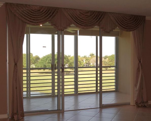 3507 Oaks Way 307, Pompano Beach, FL 33069