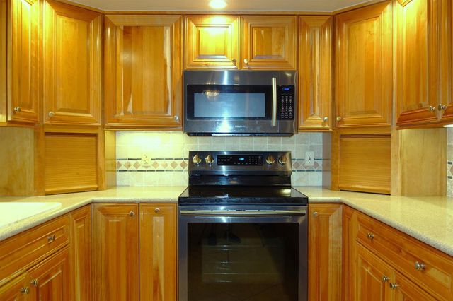 3507 Oaks Way 307, Pompano Beach, FL 33069