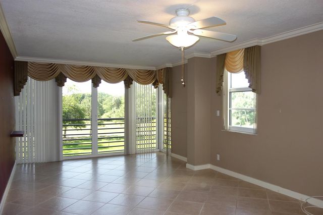 3507 Oaks Way 307, Pompano Beach, FL 33069