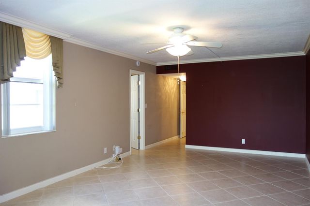 3507 Oaks Way 307, Pompano Beach, FL 33069