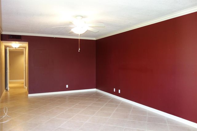 3507 Oaks Way 307, Pompano Beach, FL 33069
