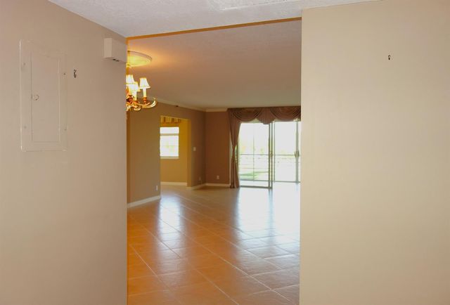 3507 Oaks Way 307, Pompano Beach, FL 33069