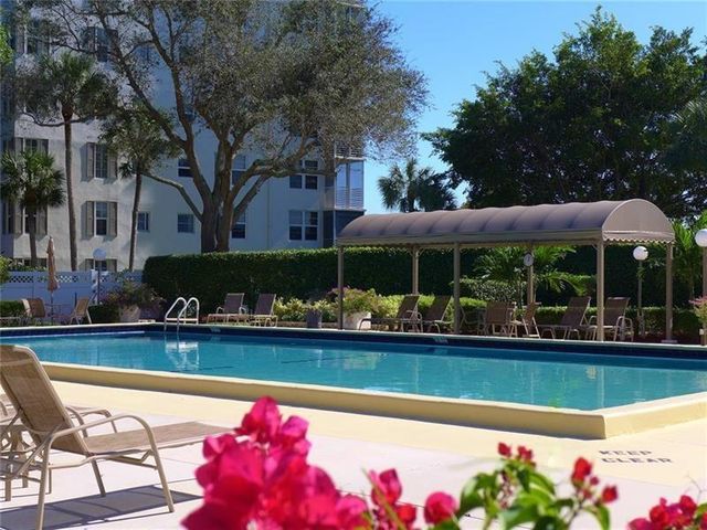 3507 Oaks Way 307, Pompano Beach, FL 33069