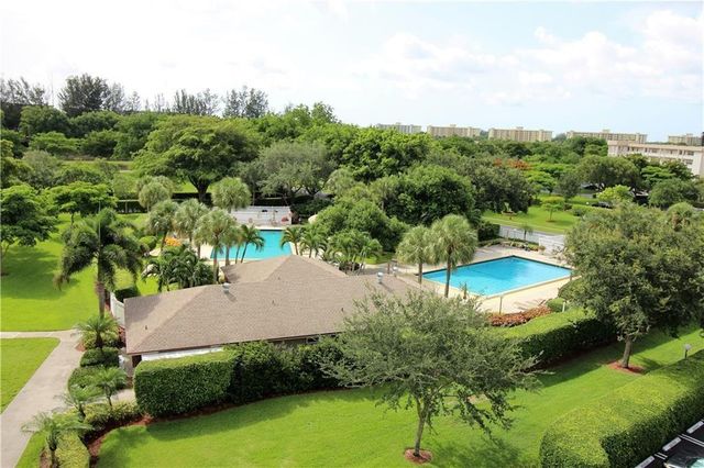 3507 Oaks Way 307, Pompano Beach, FL 33069