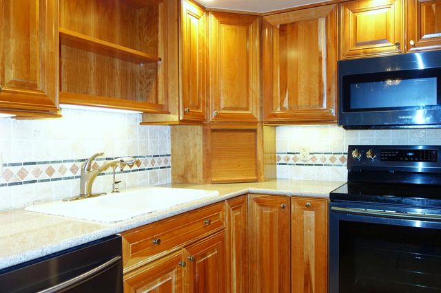 3507 Oaks Way 307, Pompano Beach, FL 33069