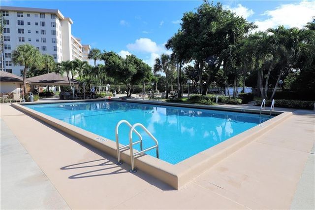 3507 Oaks Way 307, Pompano Beach, FL 33069