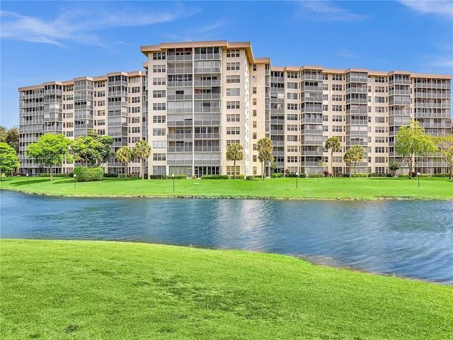 3507 Oaks Way 307, Pompano Beach, FL 33069