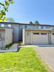 620 Watersedge Drive, Ann Arbor, MI 48105