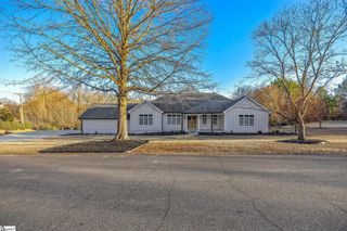 1 Sweetbriar Court, Greer, SC 29650