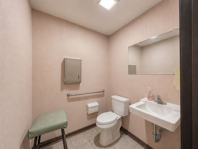 4663 Old Tavern Road, Lisle, IL 60532