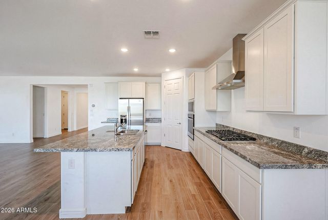 14766 W HONEYSUCKLE Drive, Surprise, AZ 85387