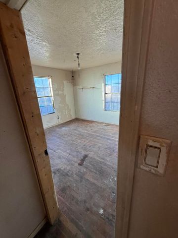302 Mullen Road NE, Albuquerque, NM 87107