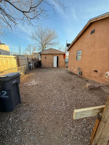 302 Mullen Road NE, Albuquerque, NM 87107
