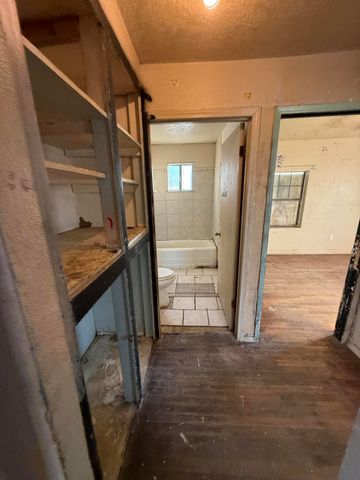 302 Mullen Road NE, Albuquerque, NM 87107