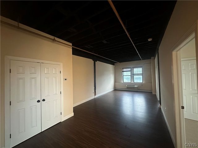 617 East Hiawatha Boulevard 28, Syracuse, NY 13208