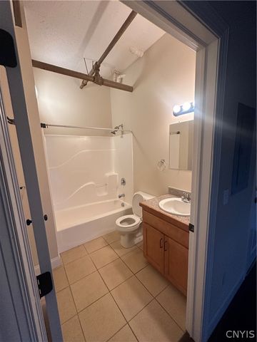 617 East Hiawatha Boulevard 28, Syracuse, NY 13208