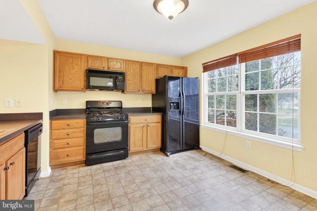 352 KNOLLWOOD RD, Millersville, PA 17551