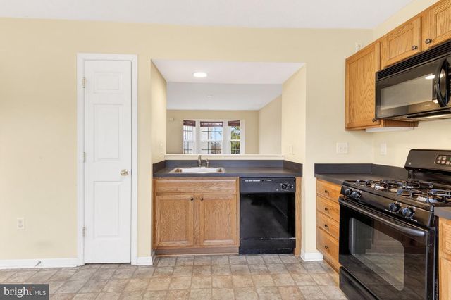 352 KNOLLWOOD RD, Millersville, PA 17551