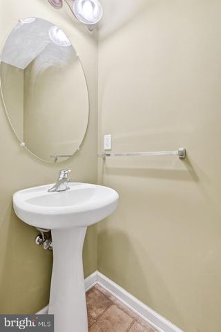 352 KNOLLWOOD RD, Millersville, PA 17551