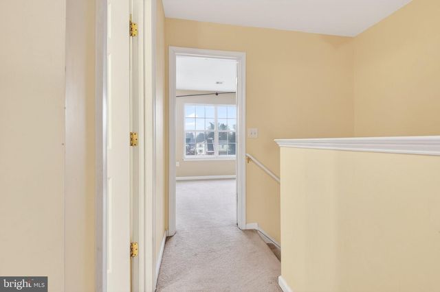 352 KNOLLWOOD RD, Millersville, PA 17551