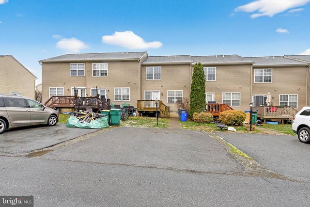 352 KNOLLWOOD RD, Millersville, PA 17551