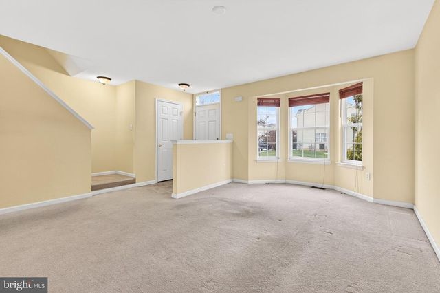 352 KNOLLWOOD RD, Millersville, PA 17551