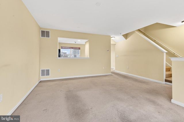 352 KNOLLWOOD RD, Millersville, PA 17551