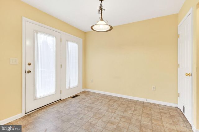 352 KNOLLWOOD RD, Millersville, PA 17551