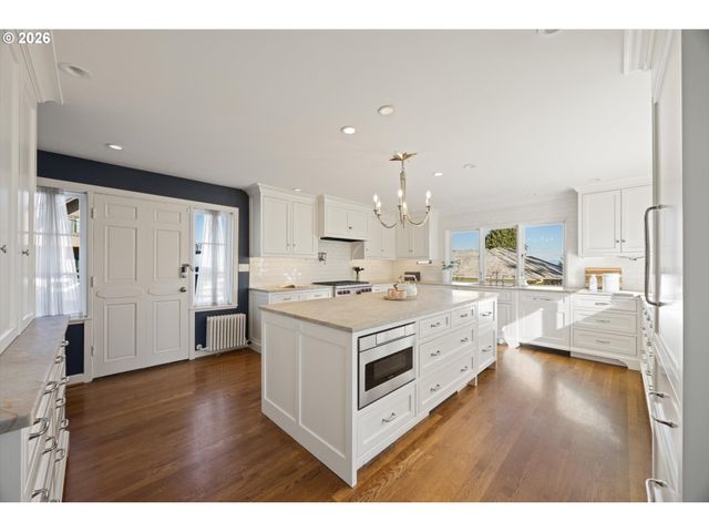 1136 Sw DAVENPORT St, Portland, OR 97201