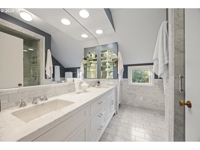 1136 Sw DAVENPORT St, Portland, OR 97201