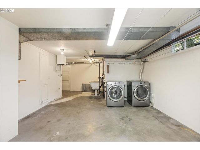 1136 Sw DAVENPORT St, Portland, OR 97201