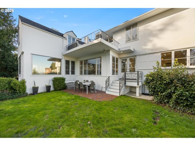 1136 Sw DAVENPORT St, Portland, OR 97201