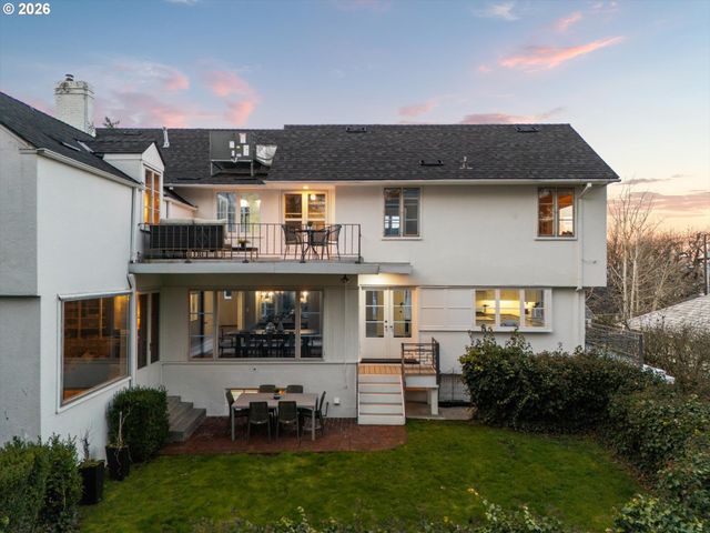 1136 Sw DAVENPORT St, Portland, OR 97201