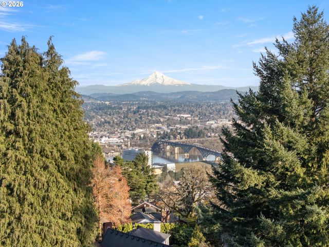 1136 Sw DAVENPORT St, Portland, OR 97201