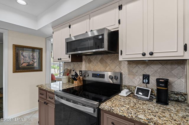 8951 BROOKSHIRE Court, Jacksonville, FL 32257