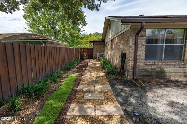 8951 BROOKSHIRE Court, Jacksonville, FL 32257