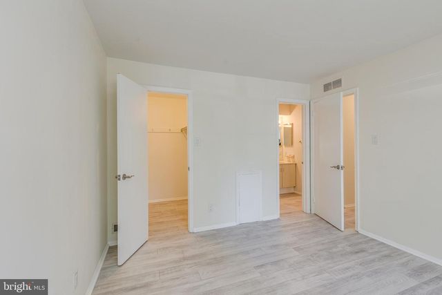 5711-A ADELAIDE DR, Mount Laurel, NJ 08054