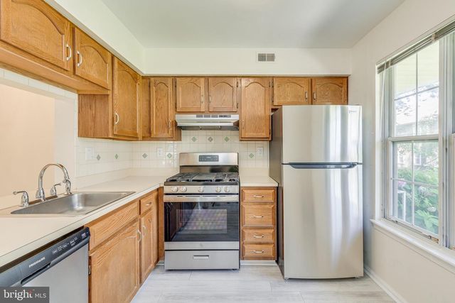 5711-A ADELAIDE DR, Mount Laurel, NJ 08054