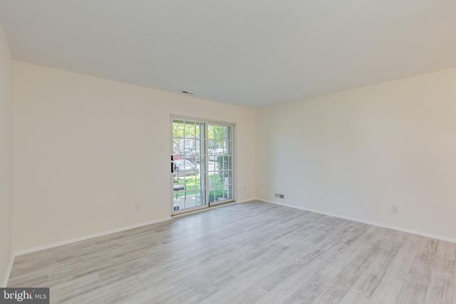 5711-A ADELAIDE DR, Mount Laurel, NJ 08054